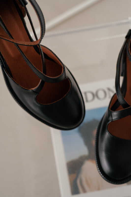 Елегантні туфлі у стилі "Мері Джейн"