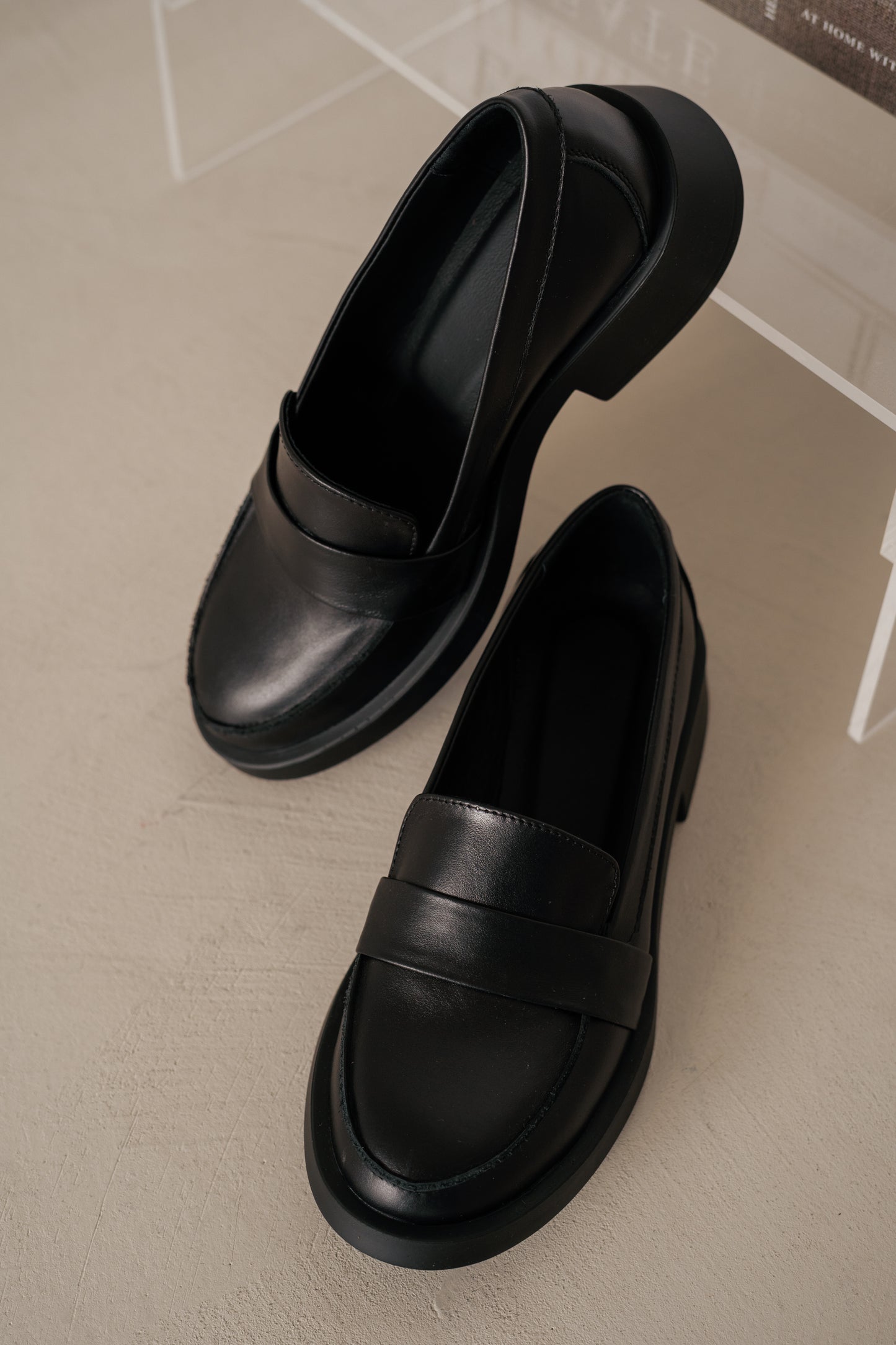 Класичні шкіряні Лофери